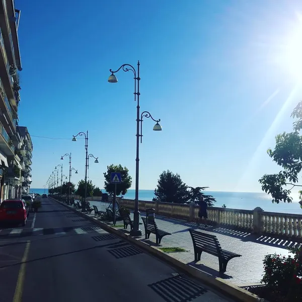 Il lungomare di Ortona in una giornata di sole
