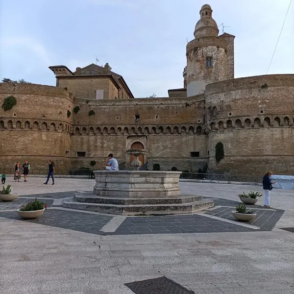 Il castello Caldoresco in piazza a Vasto