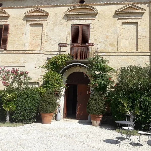 Villa storica con giardino a Vicoli
